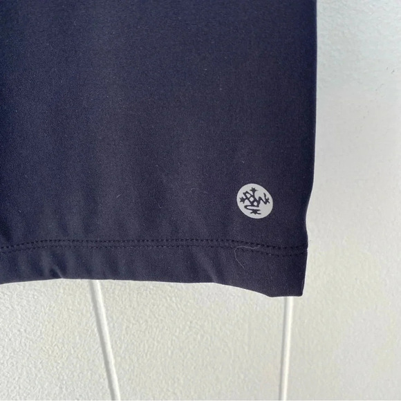 Manduka Black Solite Crop Top Women's size XS? 14.5” ptp with stretch - Picture 4 of 8
